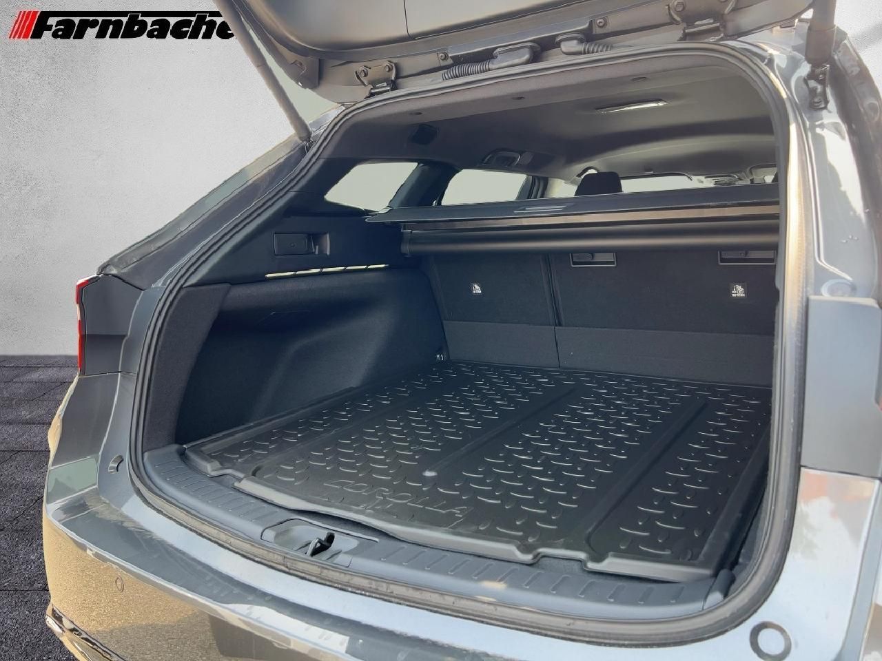 Fahrzeugabbildung Toyota Corolla TS 2,0 Hybrid Teamplayer *Technikpaket