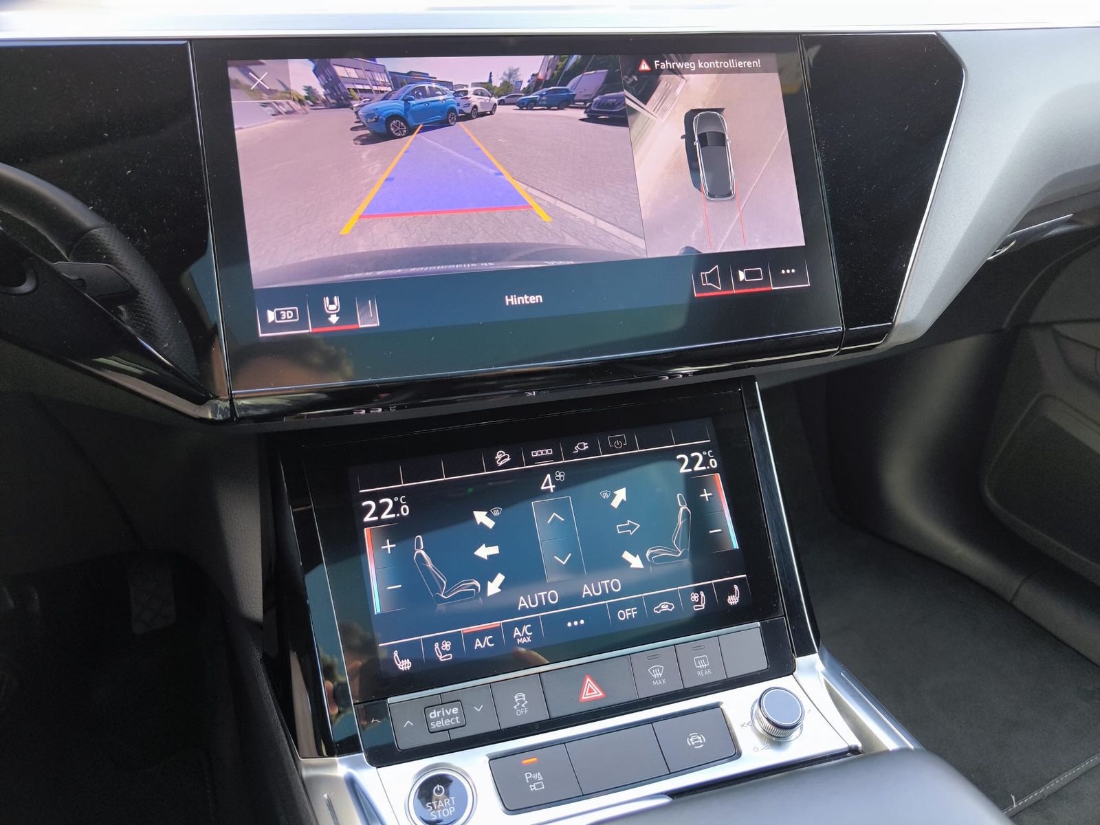 Fahrzeugabbildung Audi e-tron S LINE BLACK EDITION PANO+MEMO+SHZ+360+