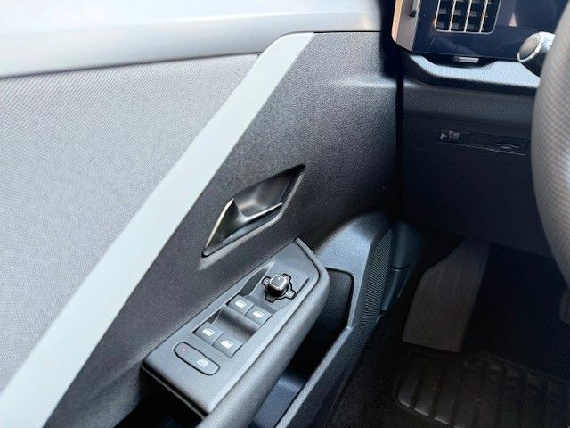 Fahrzeugabbildung Opel Astra L Edition 136PS Automatik/48V/Navi/Kamera!