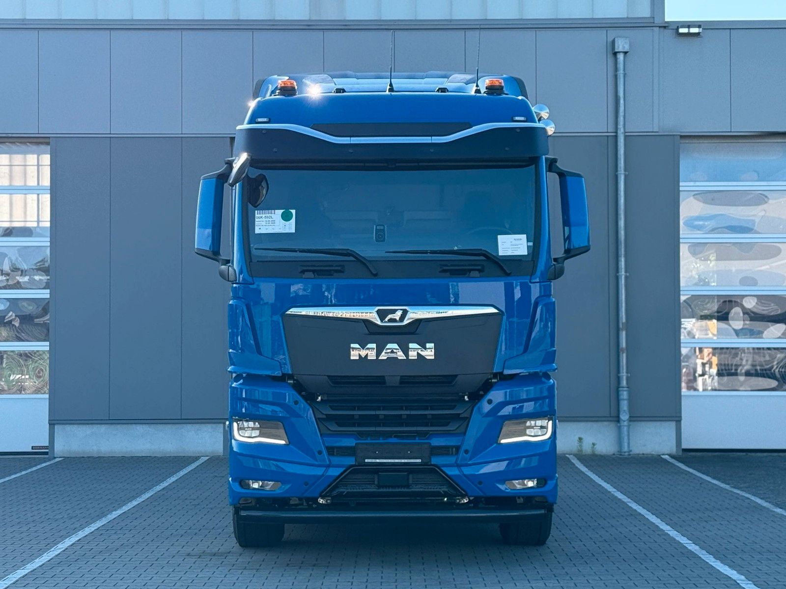 Fahrzeugabbildung MAN TGX 18.520 BL SA D30 Retarder Kipp-Hydr.