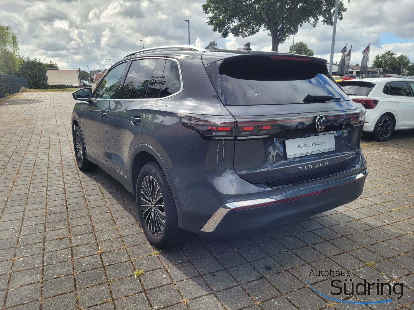 Tiguan Elegance 1,5 eHybrid AHK Navi 360 Kamera