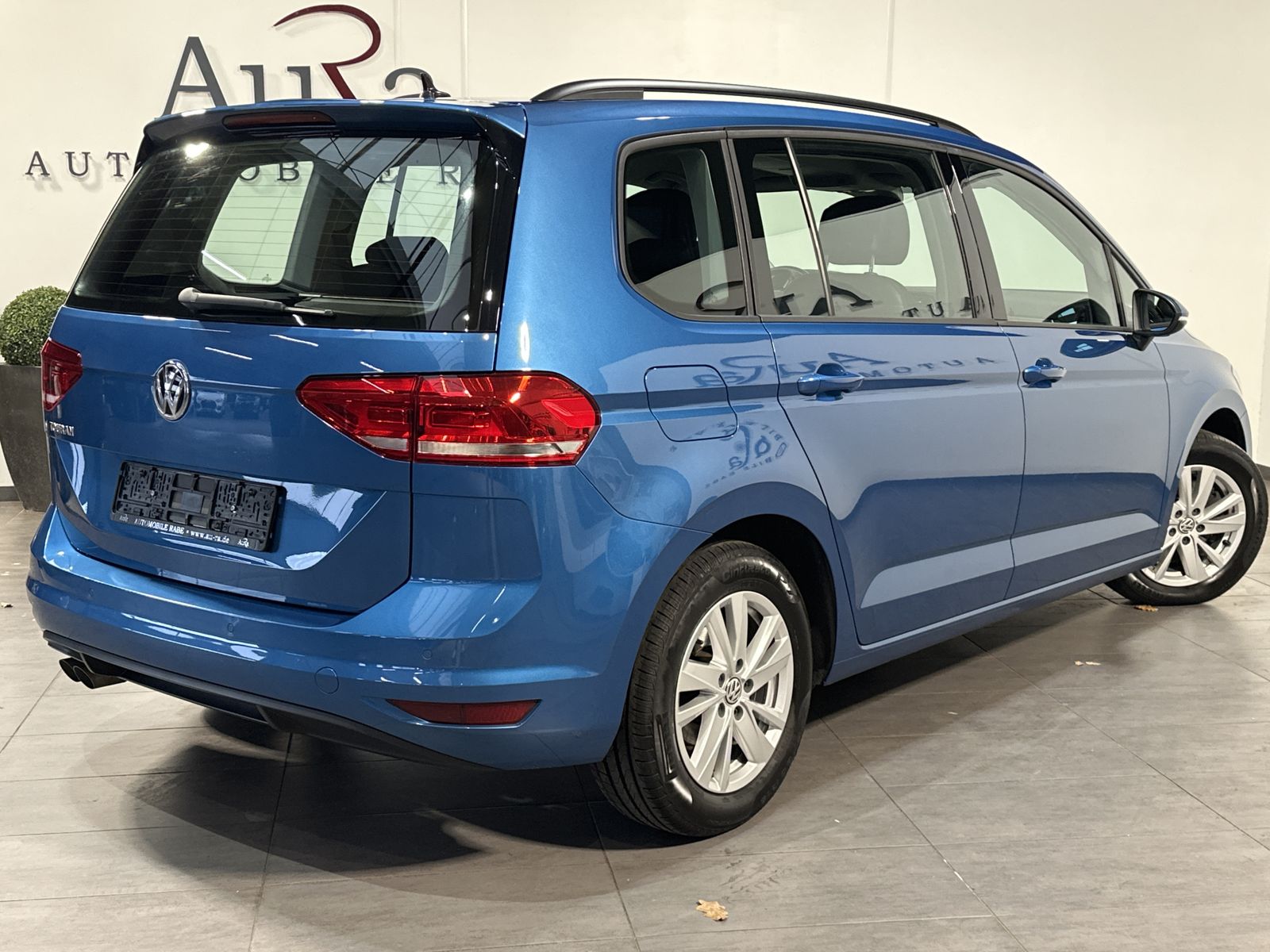 Fahrzeugabbildung Volkswagen Touran 2.0 TDI Comfortline NAV+LED+ACC+PP+EURO6D