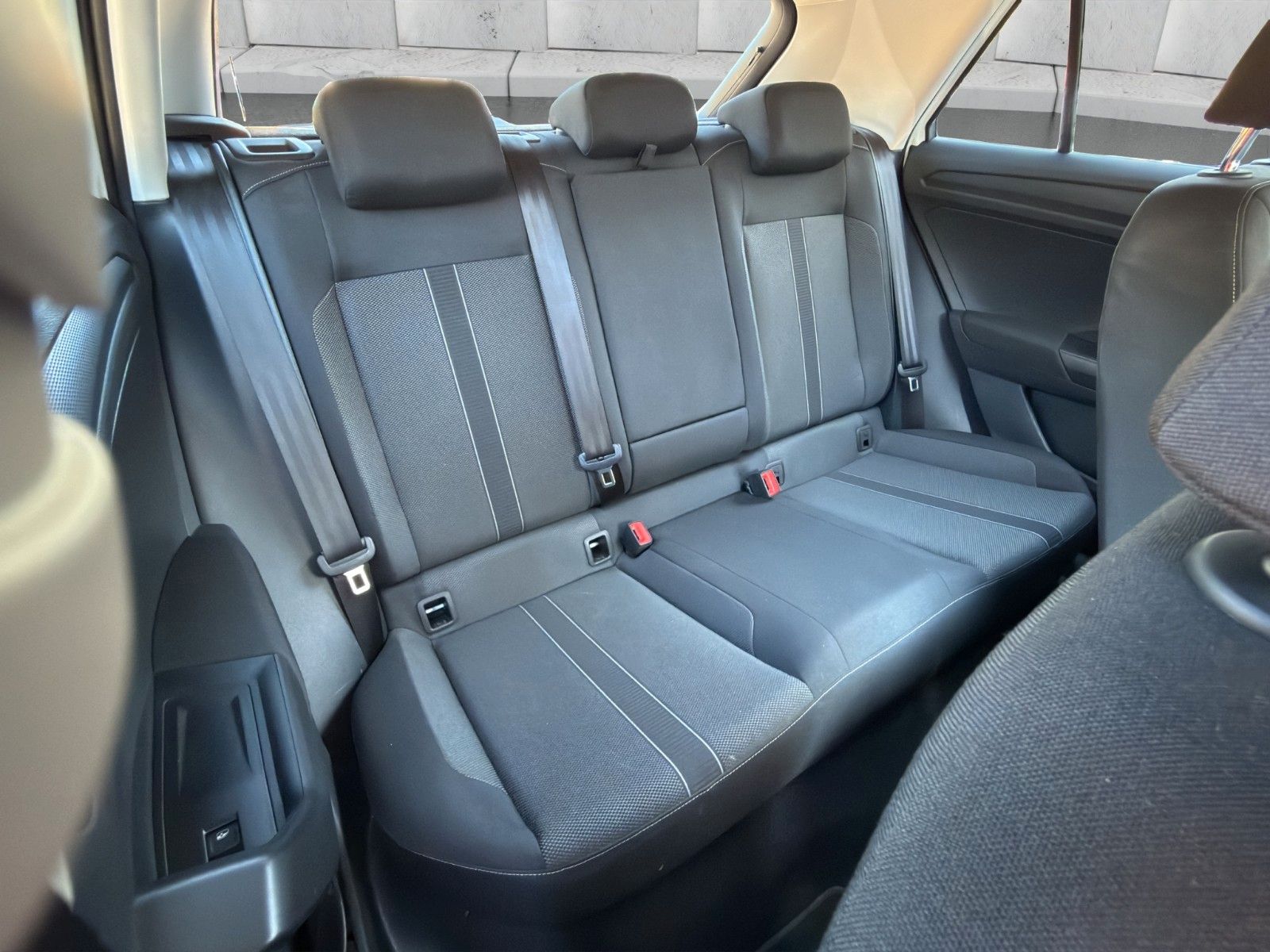 Fahrzeugabbildung Volkswagen T-Roc Life*DSG*ViCo*LED*SHZ**
