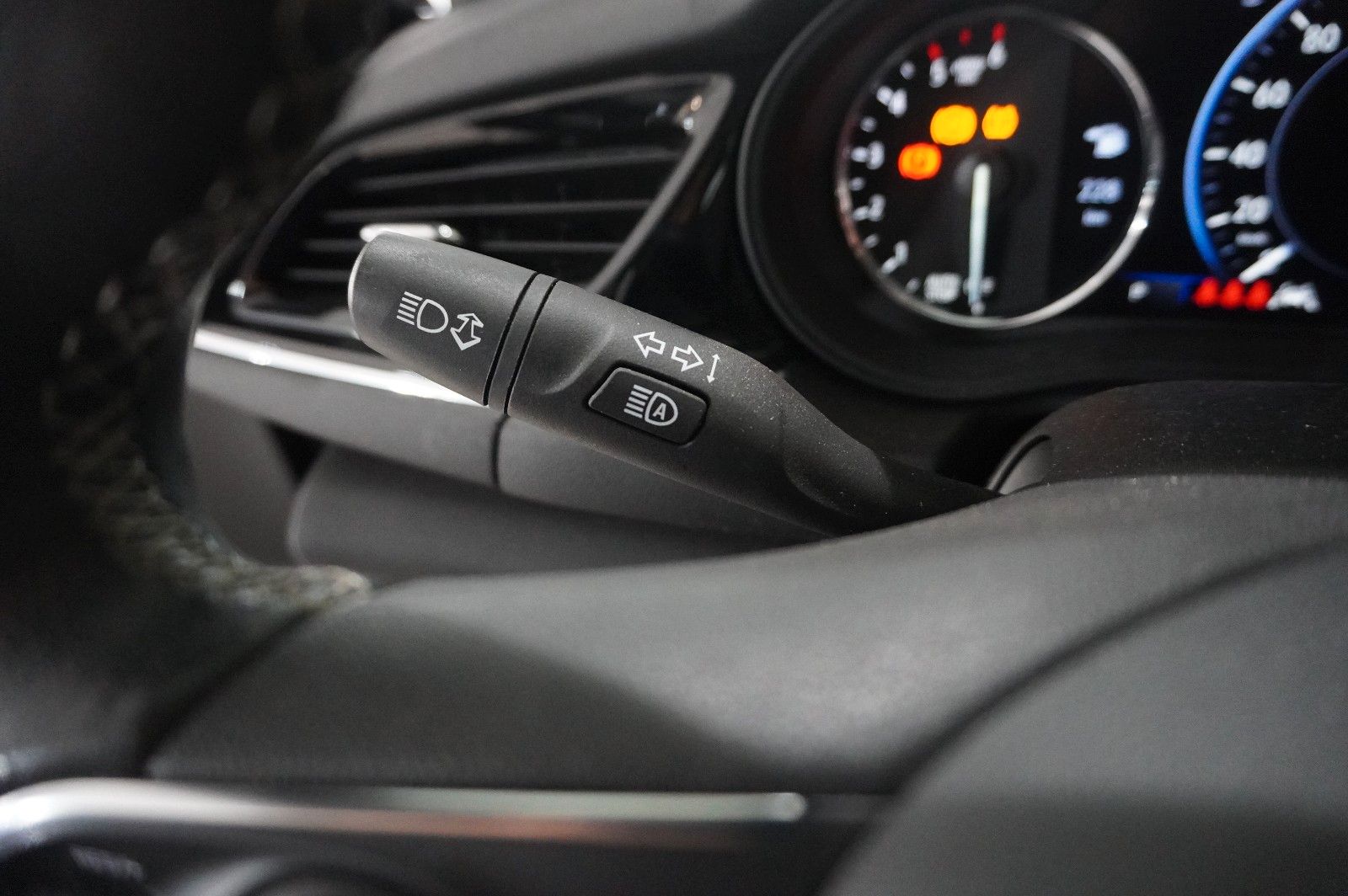 Fahrzeugabbildung Opel Insignia B ST 2.0D ELEGANCE NAVI/LED/KAMERA/AHK