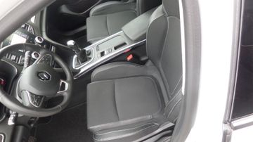 Renault Megane IV Intens 1.3 TCe 140 PS mit Winterpaket 