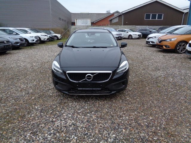 Volvo V40 Cross Country Momentum