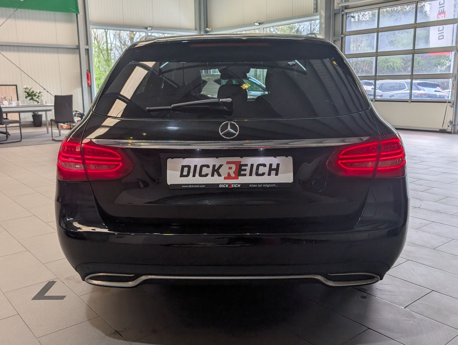 Fahrzeugabbildung Mercedes-Benz C 220 d T 9G Avantgarde T-Leder LED-High Kamera