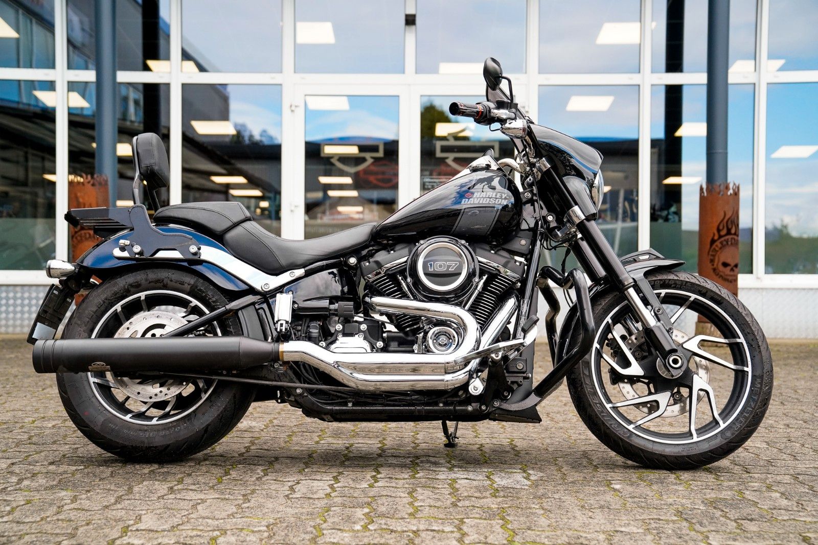 Fahrzeugabbildung Harley-Davidson FLSB Sport Glide 107 cui - Jekill & Hyde