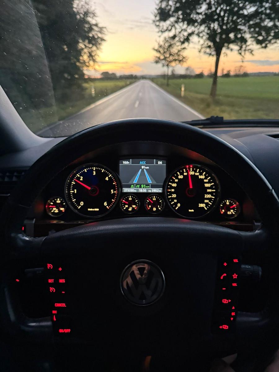 Volkswagen Touareg 2008 — photo 11