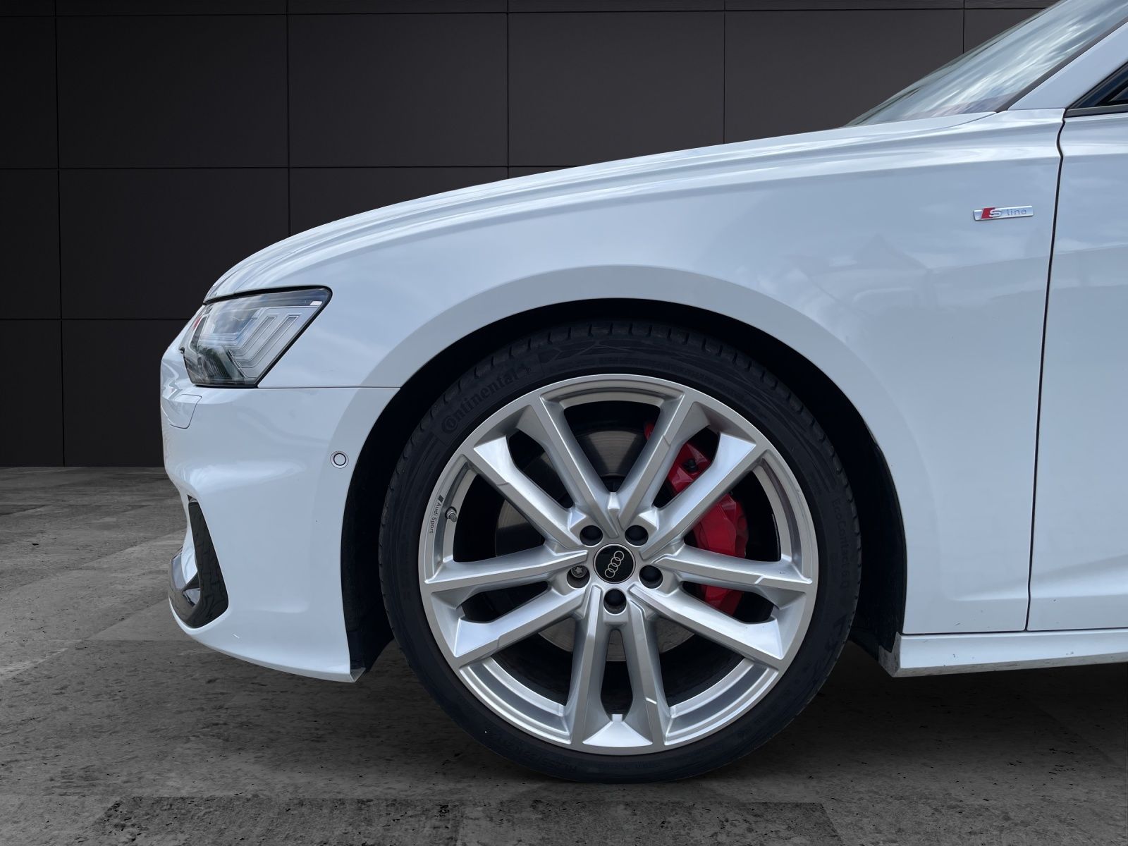 Fahrzeugabbildung Audi A6 Avant TFSI e quattro S line Matrix Navi SHZ