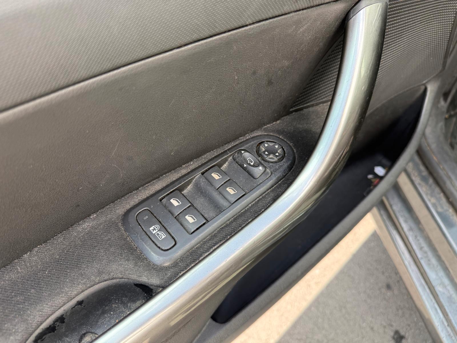 Peugeot 308 2013 — photo 19