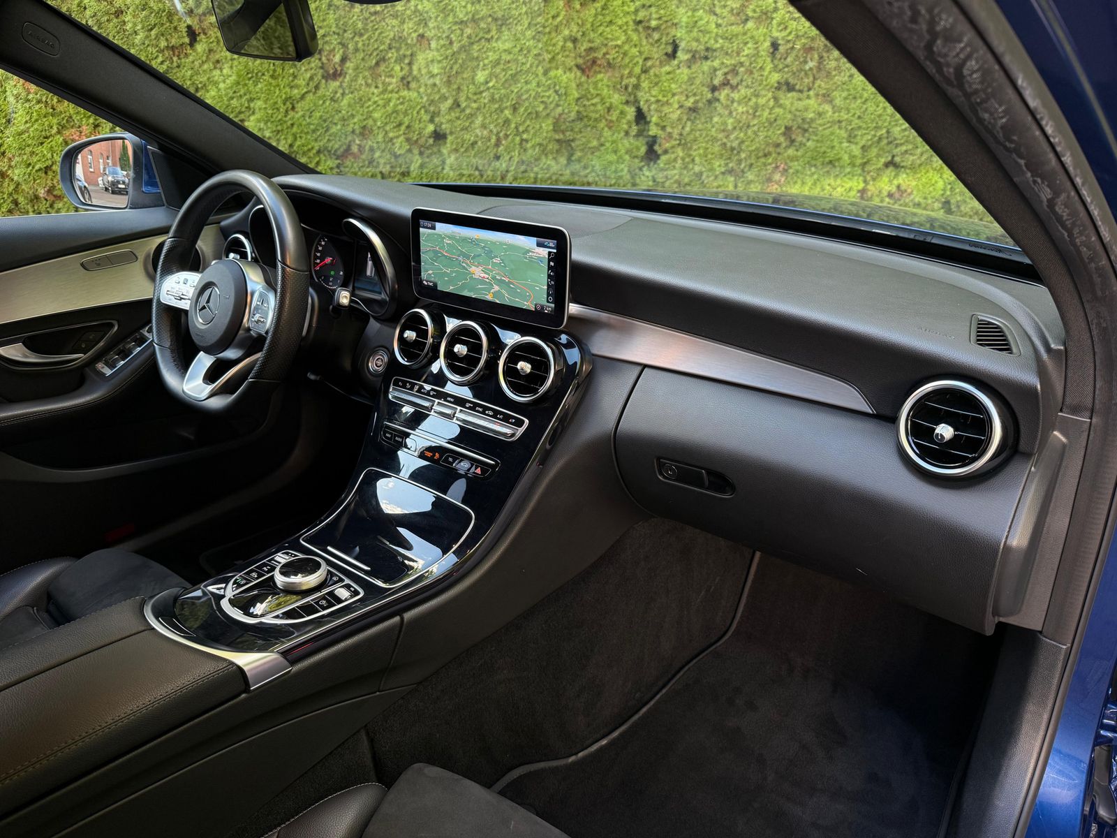 Vehicle illustration Mercedes-Benz C 200 d T 9G AMG Line LED+NAV+SHZ+ALCA+PARK+TEMP