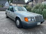 Mercedes-Benz 230E W124 | 1988 | Restaurie... - Mercedes-Benz 230 in Duisburg
