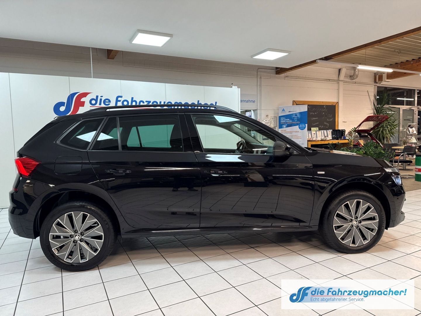 Fahrzeugabbildung SKODA Kamiq Tour Navi Digitales Cockpit LED Sperrdiff.