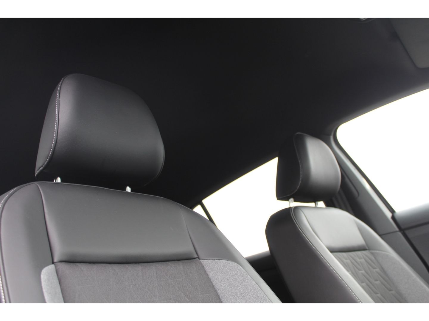 Volkswagen T-Cross - Bild 10