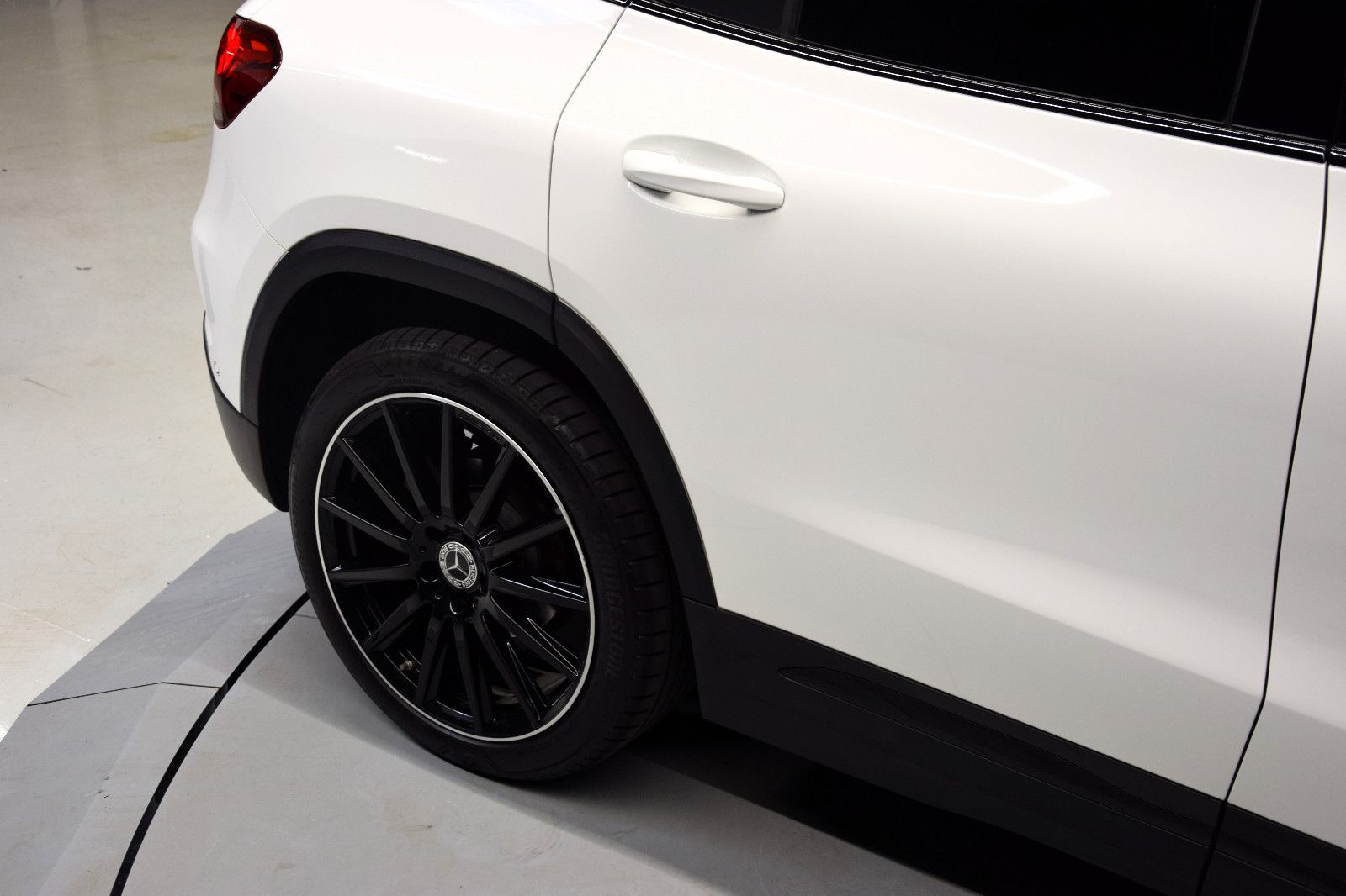 Fahrzeugabbildung Mercedes-Benz GLA 200 4Matic AMG-Line ACC Pano Kamera Night