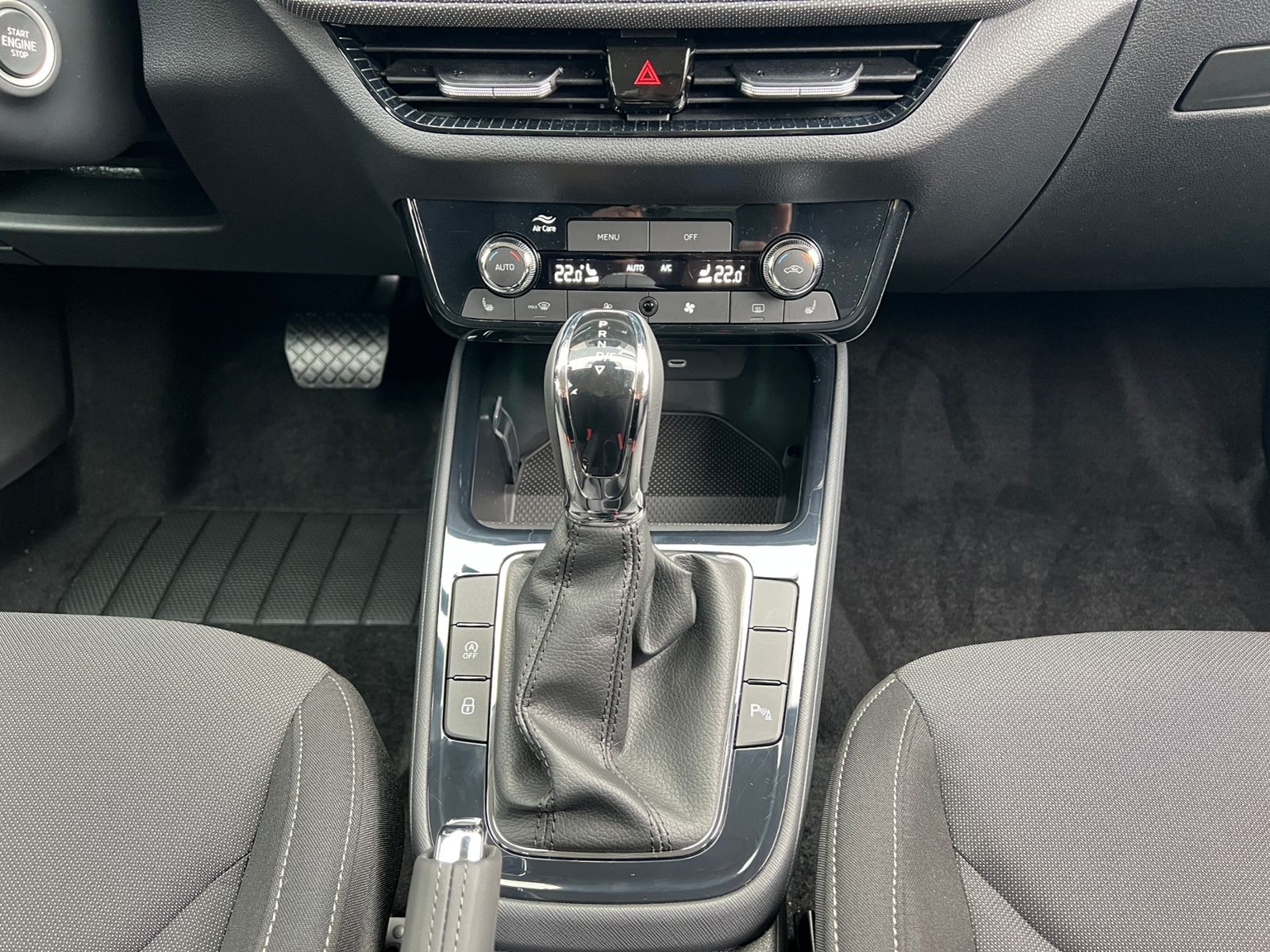 Fahrzeugabbildung SKODA Fabia Edition 130 1.0 TSI DSG *Garantie, LED, 15