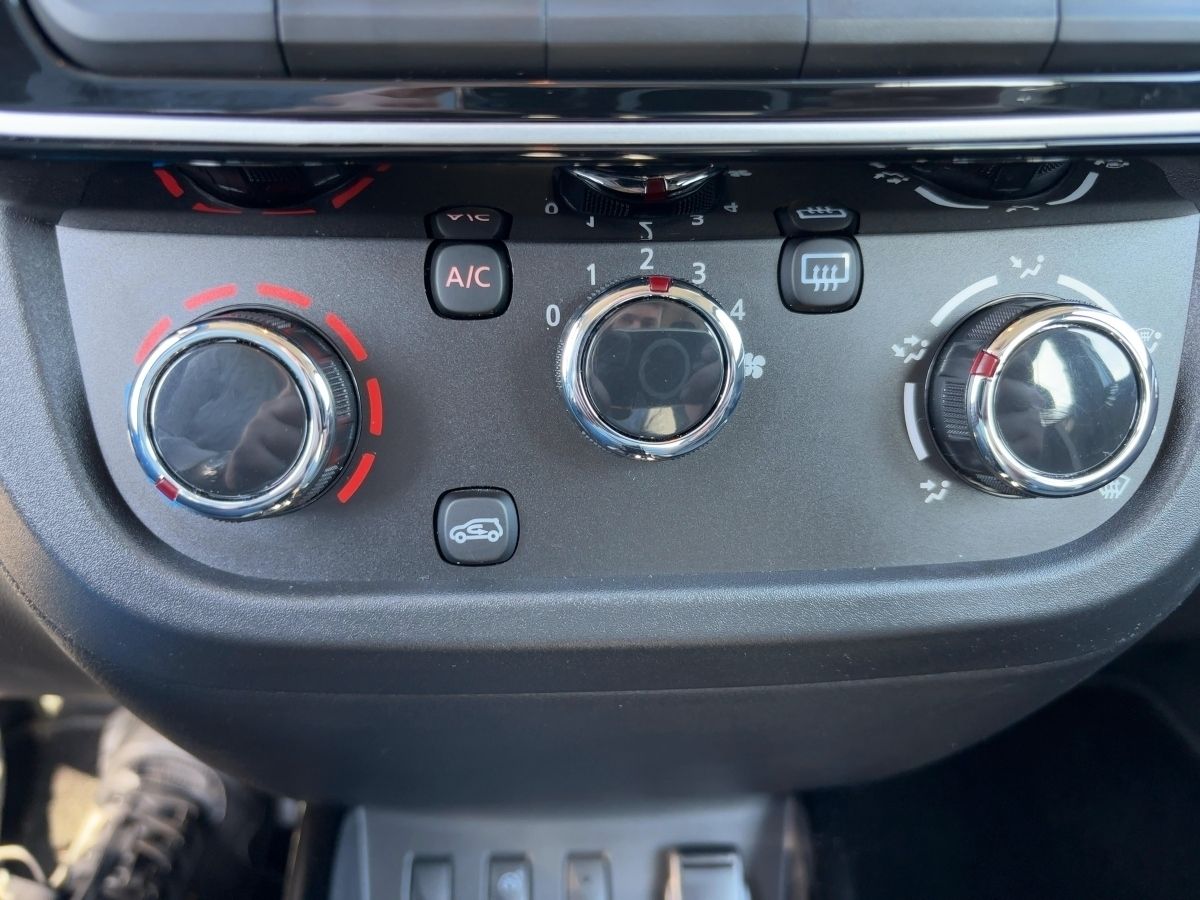 Fahrzeugabbildung Dacia Spring Essential 45 Kamera Klima CCS