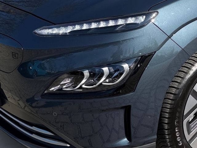 Fahrzeugabbildung Hyundai KONA Trend Elektro 2WD +KLIMA+NAVI+RFK+PDC+SHZ+U