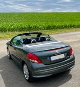 Peugeot 207 CC Roland Garros 120 Automatik Roland Garros - Peugeot 207 aus 2012