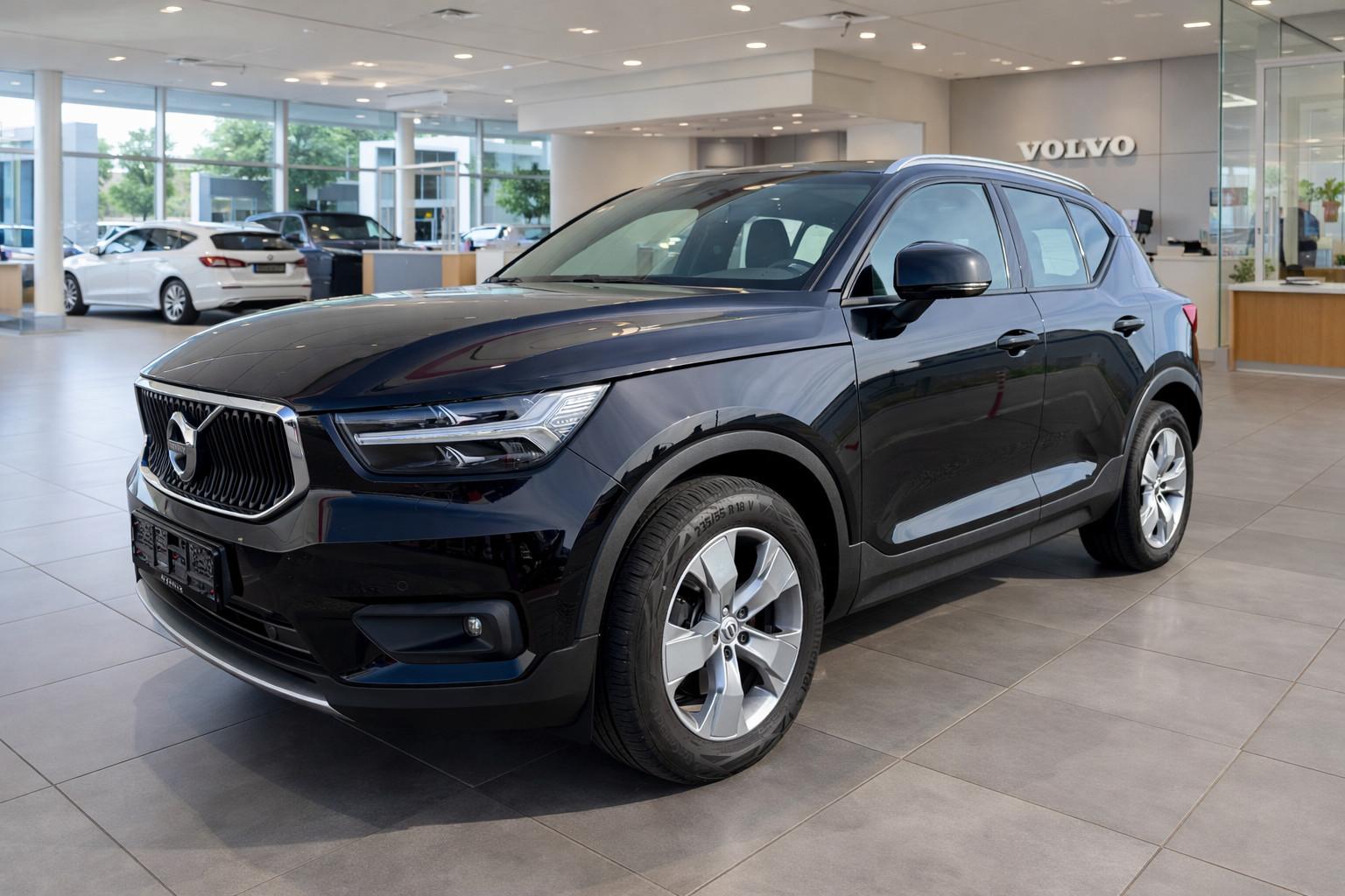 Volvo XC40 T4 Momentum Pro AWD LEDER+RADAR+PANO+360CAM