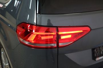 Volkswagen Touran 2.0 DSG R-Line 7-Sitze AHK Kamera
