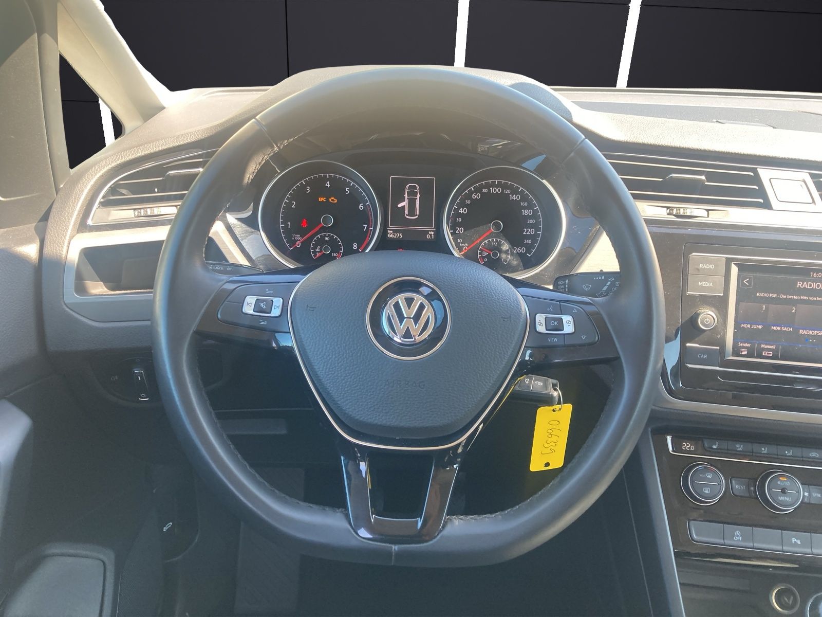 Fahrzeugabbildung Volkswagen Touran Comfortline 7-Si Climatronic PDC SH LM