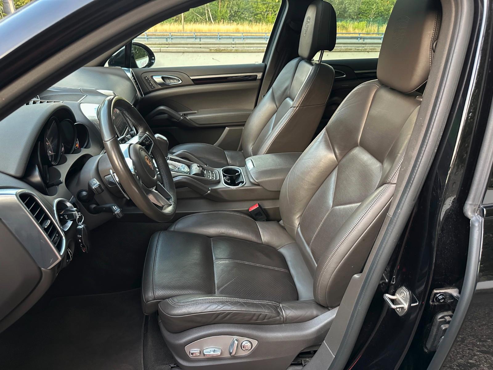 PORSCHE CAYENNE S E-HYBRID PLATINUM EDITION *PANO*LM-21" | 416 ch | 4X4 | BVA | 1-HD, TOP-AUSSTATTUNG!