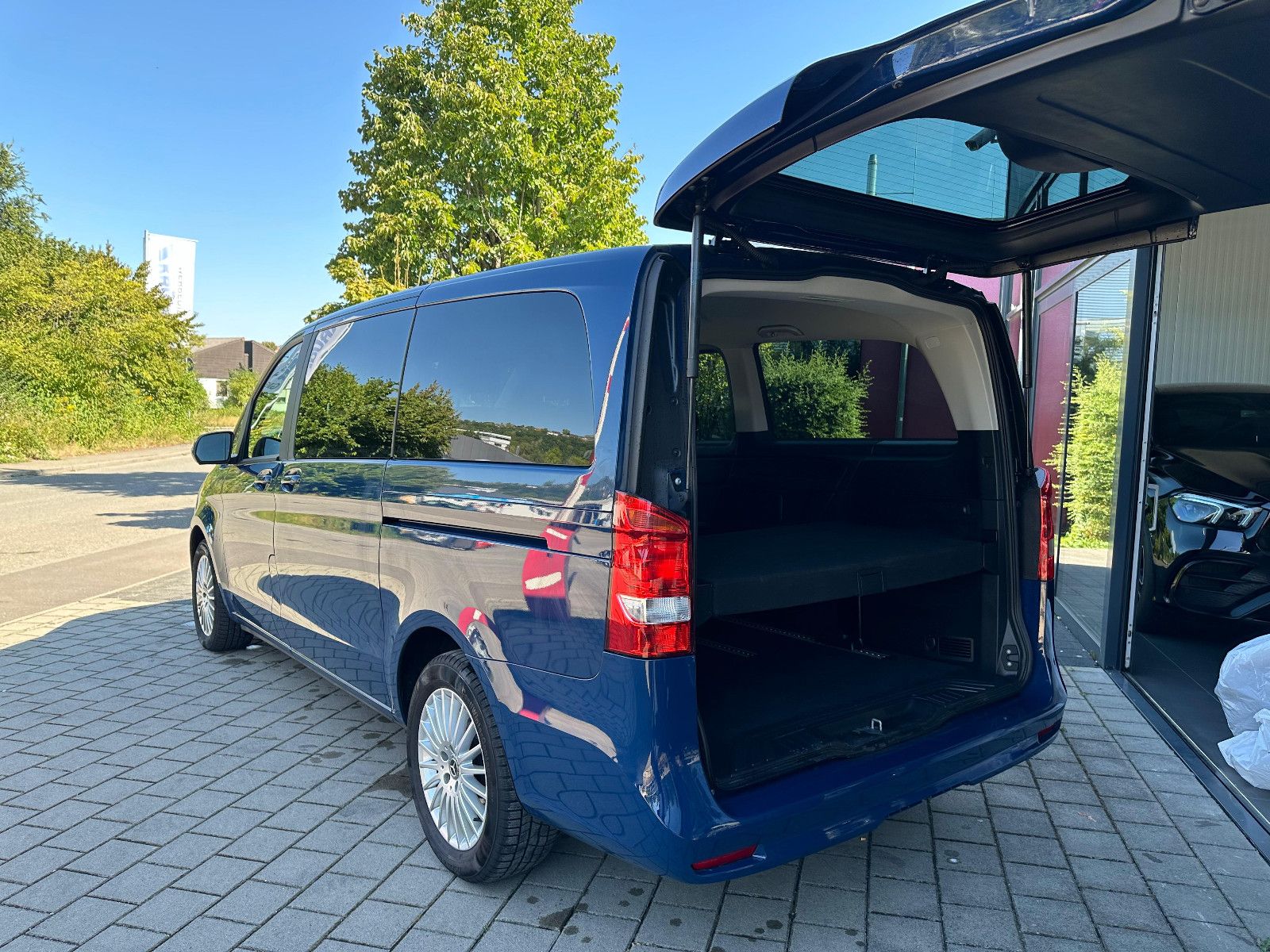 Fahrzeugabbildung Mercedes-Benz V 250 d Aut. LANG *6 SITZE*KAMERA*NAVI*