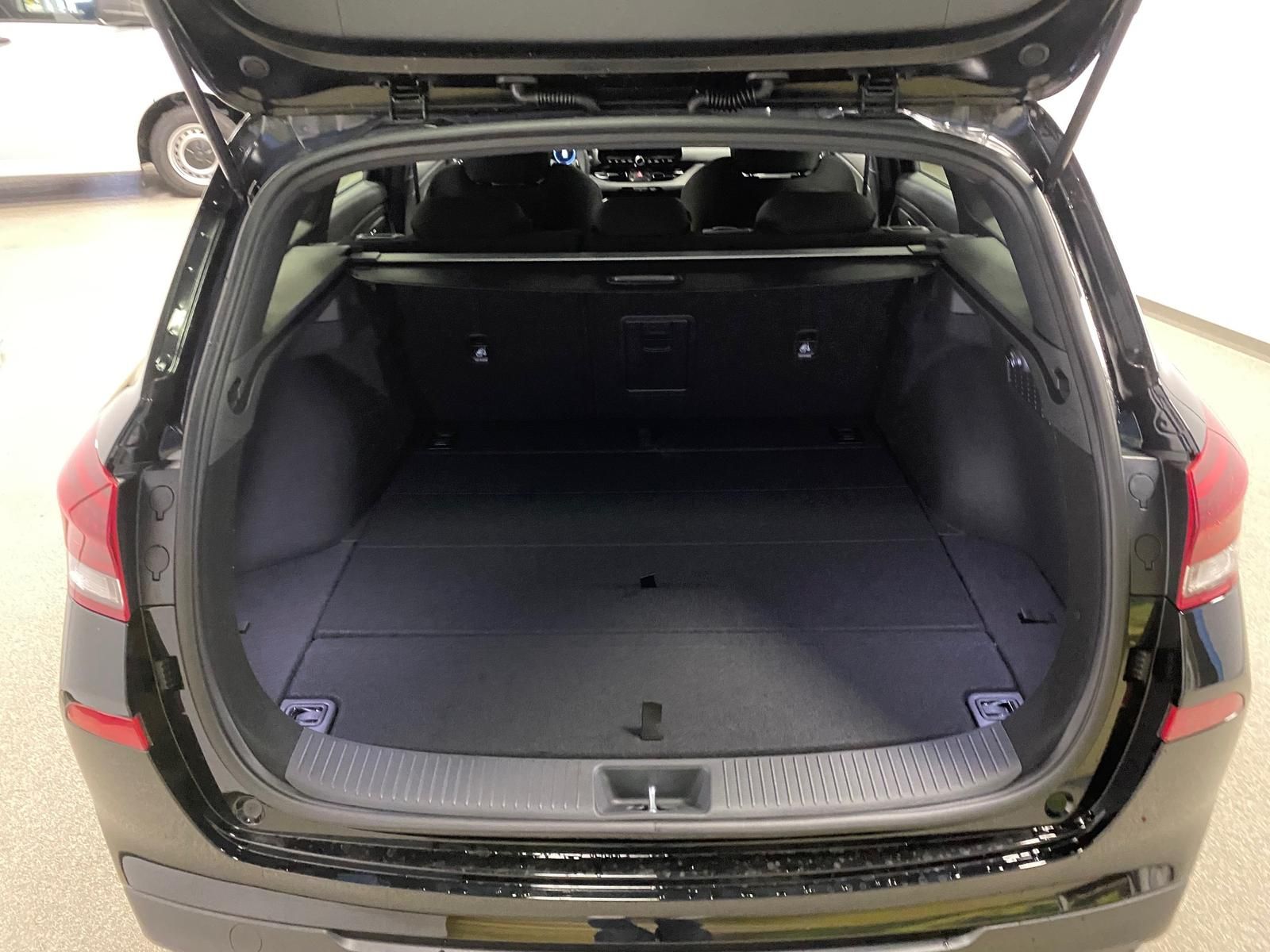 Fahrzeugabbildung Hyundai i30 N-Line APP+KLIMA+RFK+PDC+NAVI+SITZHEIZ+Andro