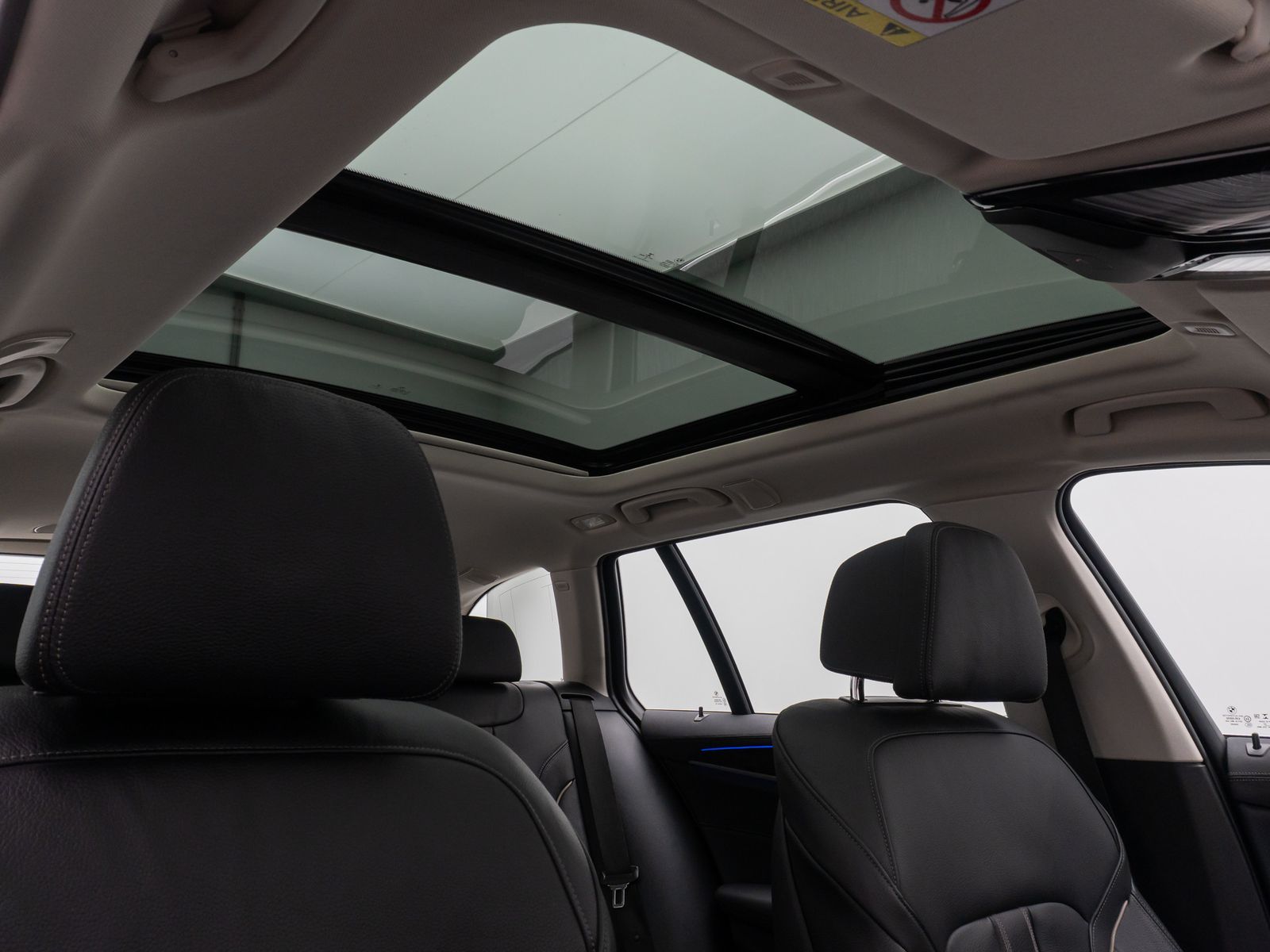 Fahrzeugabbildung BMW 520d Luxury Line HUD DAB Kamera HiFi Panorama