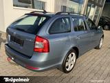Skoda Octavia Combi 1.8 TSI Elegance (EURO 5) R-CD/NSW - Skoda Octavia aus 2012 mit Benzin-Antrieb: Kombi
