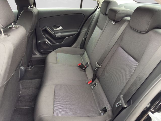 Fahrzeugabbildung Mercedes-Benz A 250 e Navi+MBUX+Spur+CarPlay+DAB