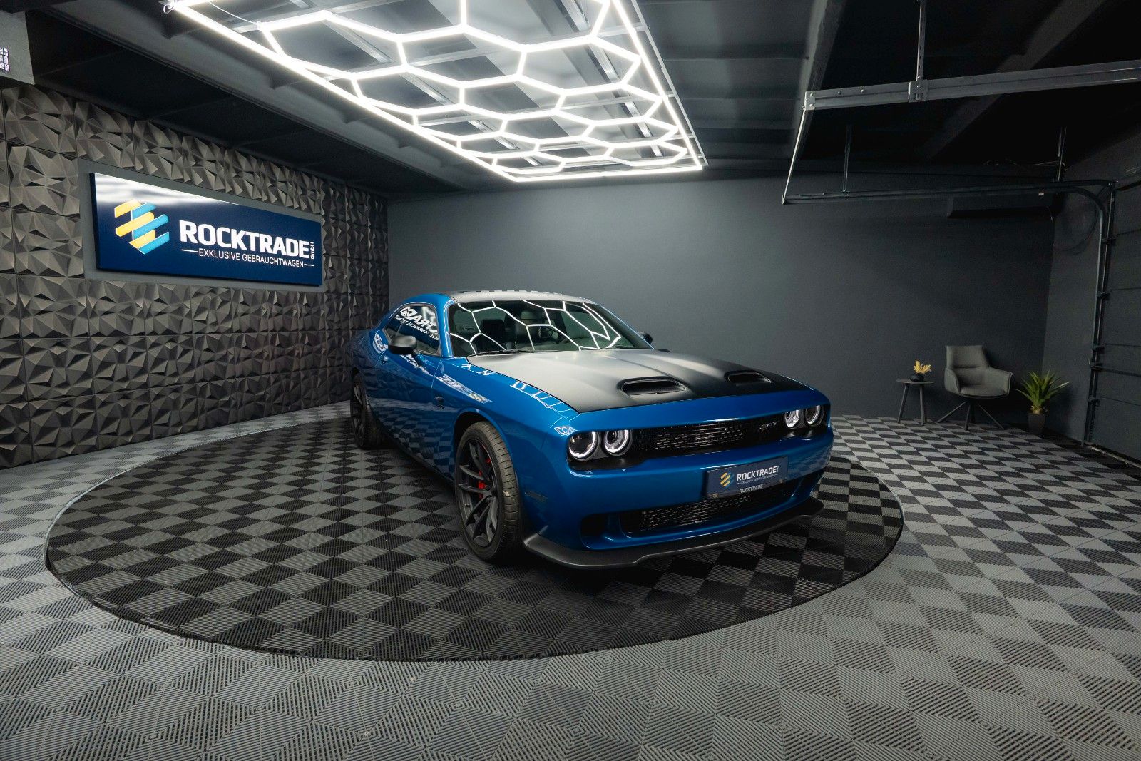 Fahrzeugabbildung Dodge Challenger 6.4 V8 SRT 392 R/T 1320 SCAT PACK