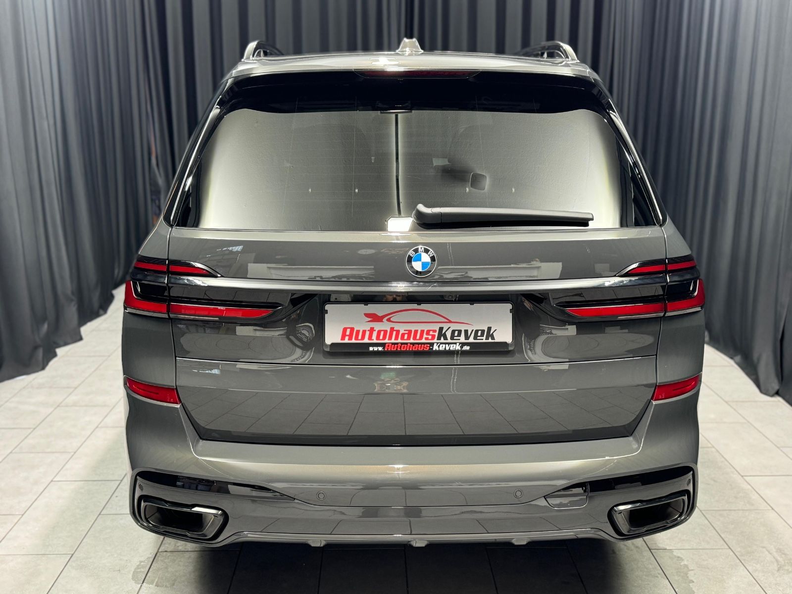 Fahrzeugabbildung BMW X7 xDrive 40 d M Sport Pro |22-ZOLL|7 SITZE|AHK