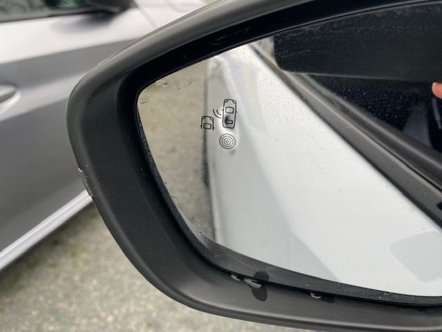 Fahrzeugabbildung Peugeot 2008 GT MildHybrid 145 e-DSC6