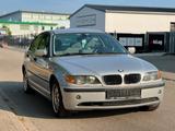BMW 318i TÜV & SERVICE NEU - BMW 318 aus 2001: 318i
