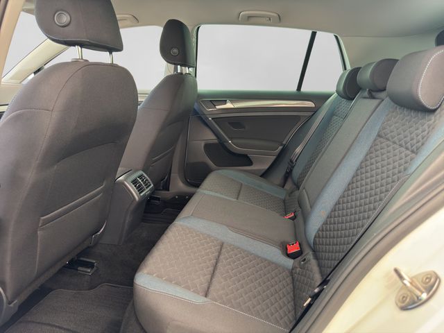 Fahrzeugabbildung Volkswagen Golf 1.0 TSI IQ.DRIVE Start-Stopp Navi+ACC+Sitzh