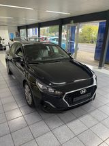 Hyundai i30 Fastback Trend - Hyundai i30: Trend