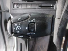 Fahrzeugabbildung Peugeot 5008 Allure 1.5D NAVI/LED/SHZ/AHK/PDC&CAM/ACC