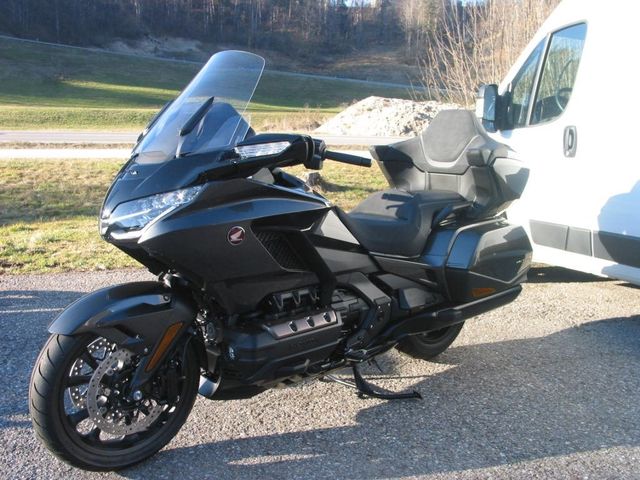 Honda GL 1800 Goldwing Tour DCT Heavy Gray Metallic