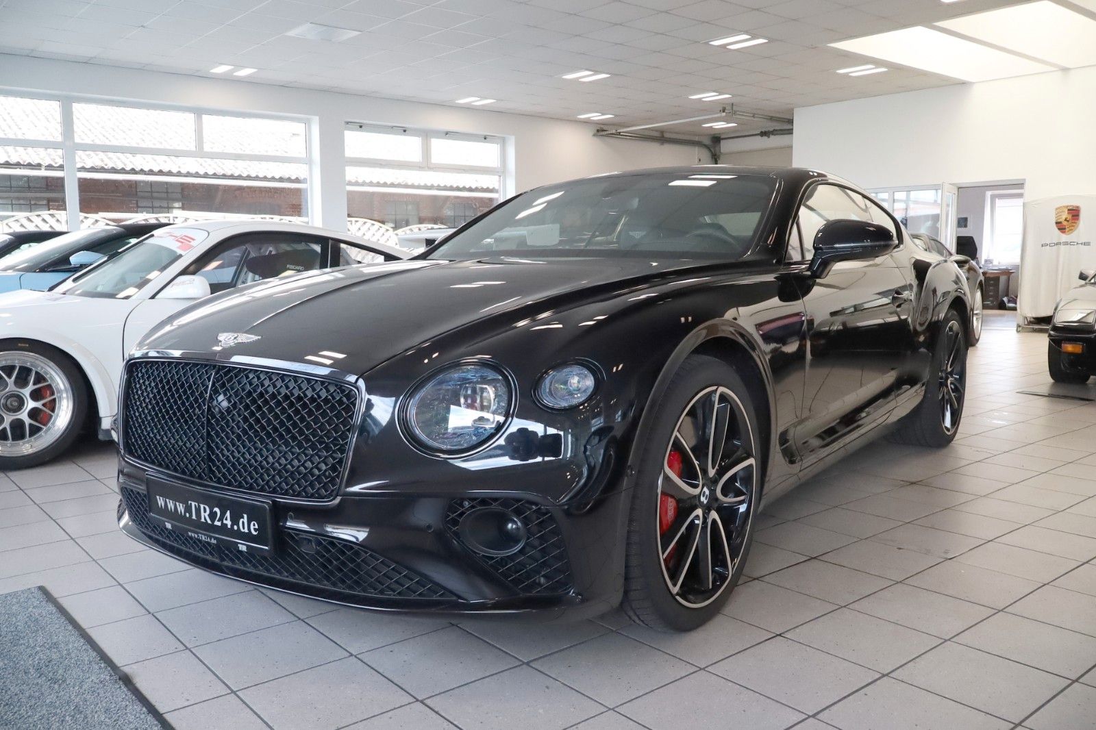 Fahrzeugabbildung Bentley Continental GT V8 Mulliner/NAIM/ACC/Blackline