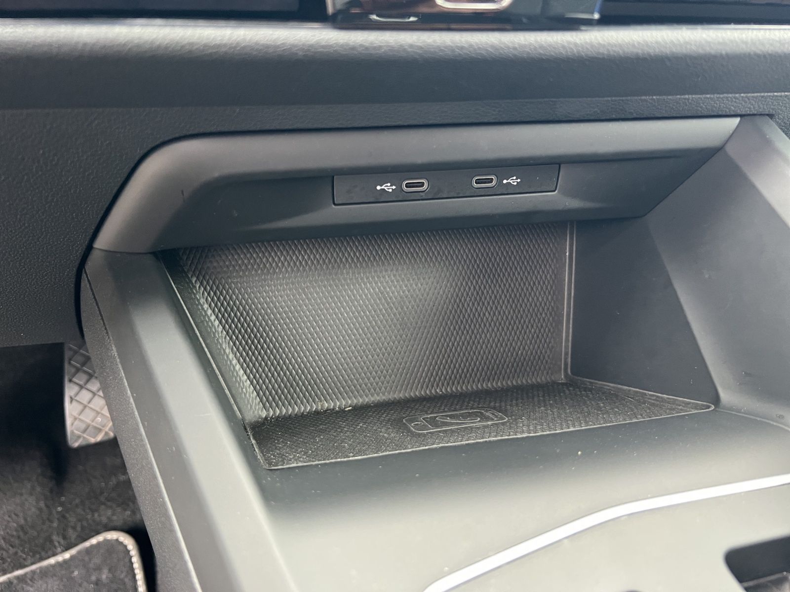 Golf VIII 1.0 eTSI DSG Navi*ACC*Standhzg.*LED