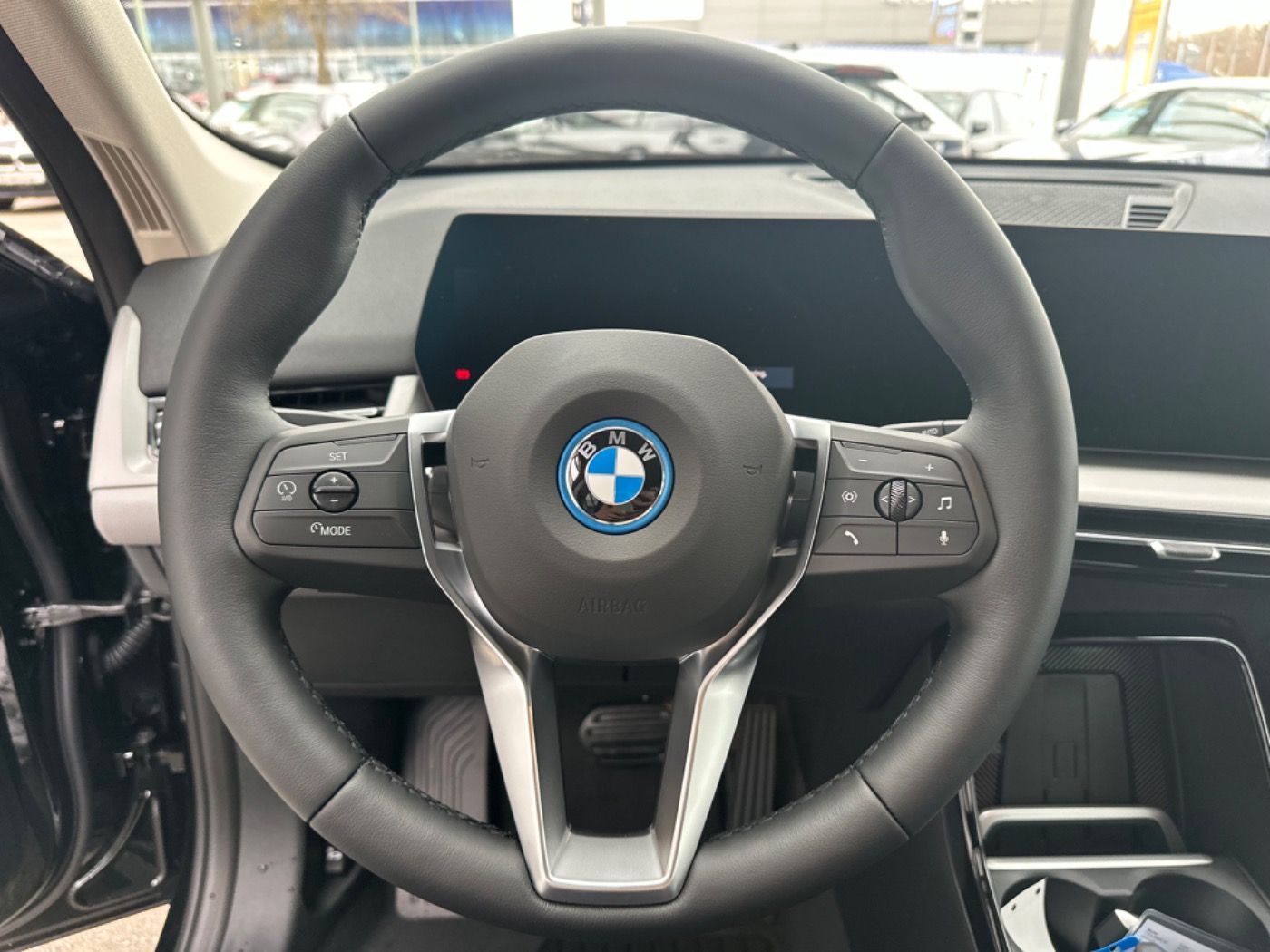 Fahrzeugabbildung BMW iX1 eDrive20 AHK/ACC/AktivSitz/LKH/PremiumPaket