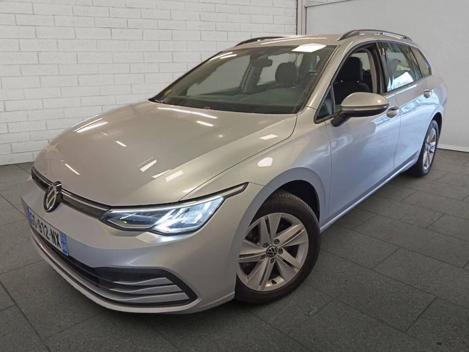 Volkswagen Golf - 1