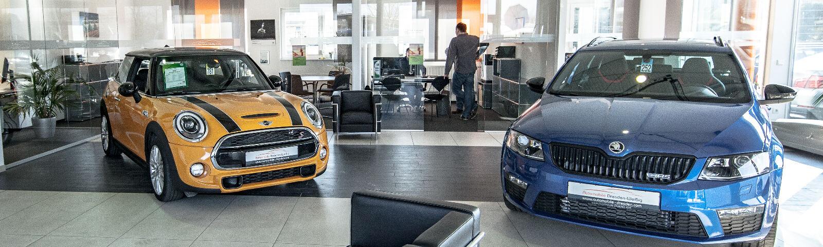 showroom-image-top