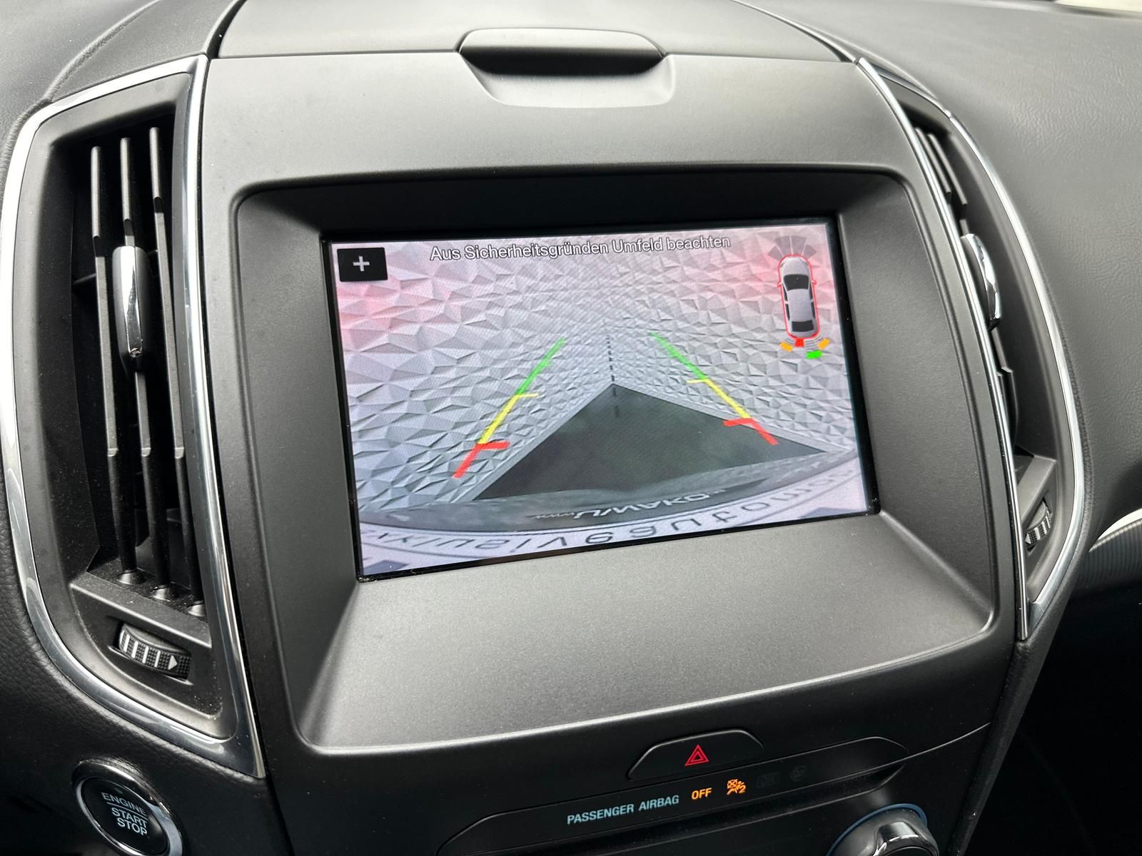 Fahrzeugabbildung Ford S-MAX 1.5 TITANIUM/7-SITZE/KEYLES/RCAM/NAV/PDC
