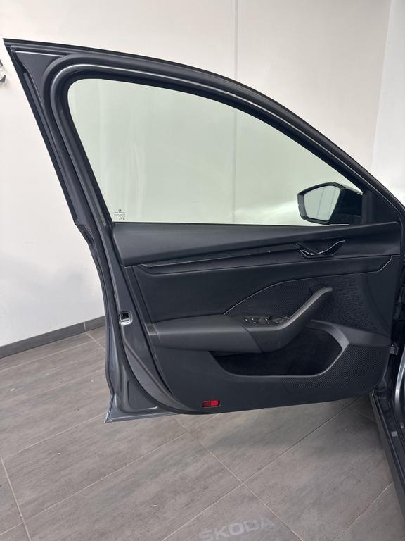 Skoda Octavia 2023 г. Серый, пробег 56750 км