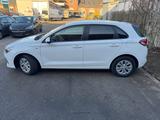 Hyundai i30 Pure *SHZ*PDC*KAMERA*TEMPO - Hyundai i30 mit Benzin-Antrieb: Kleinwagen