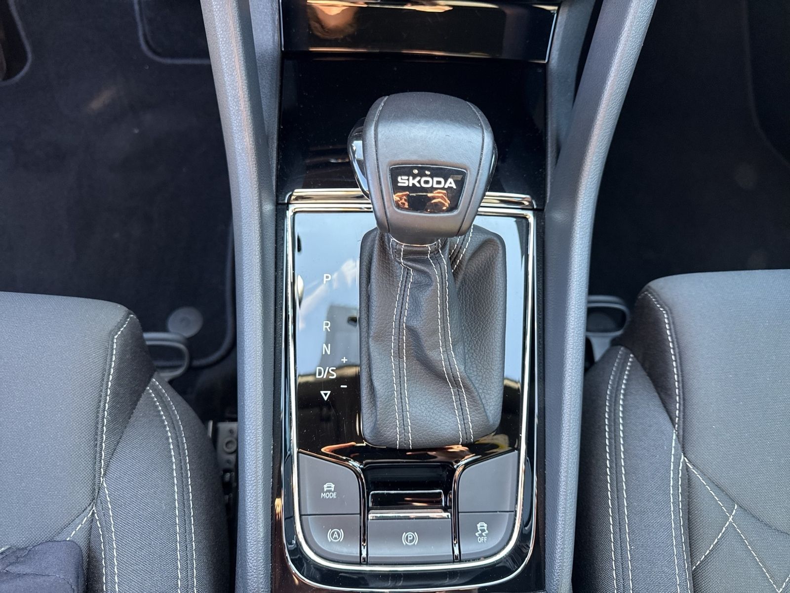 Karoq 1.5 TSI Sportline, AHK, Lane Assist, Amund
